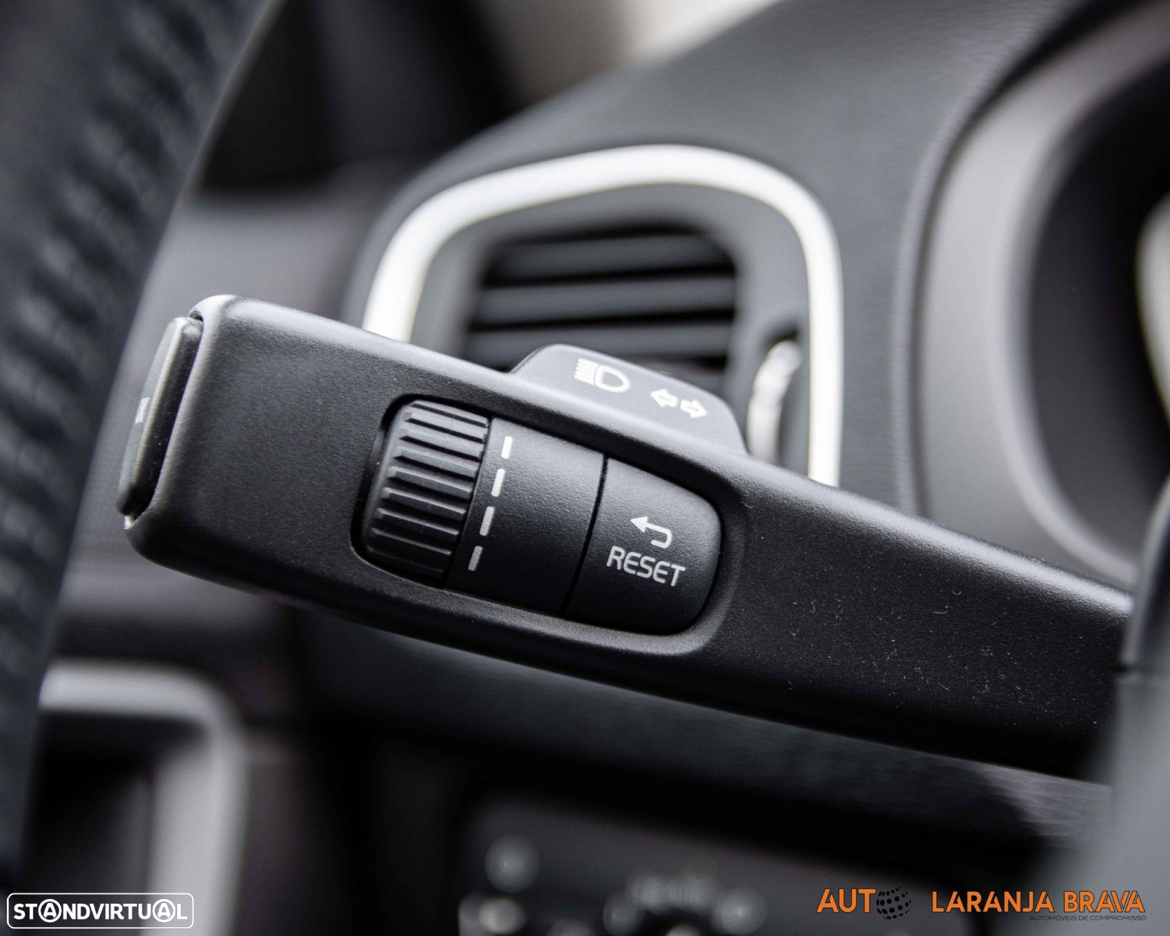 Volvo V40 2.0 D2 Summum Geartronic - 24