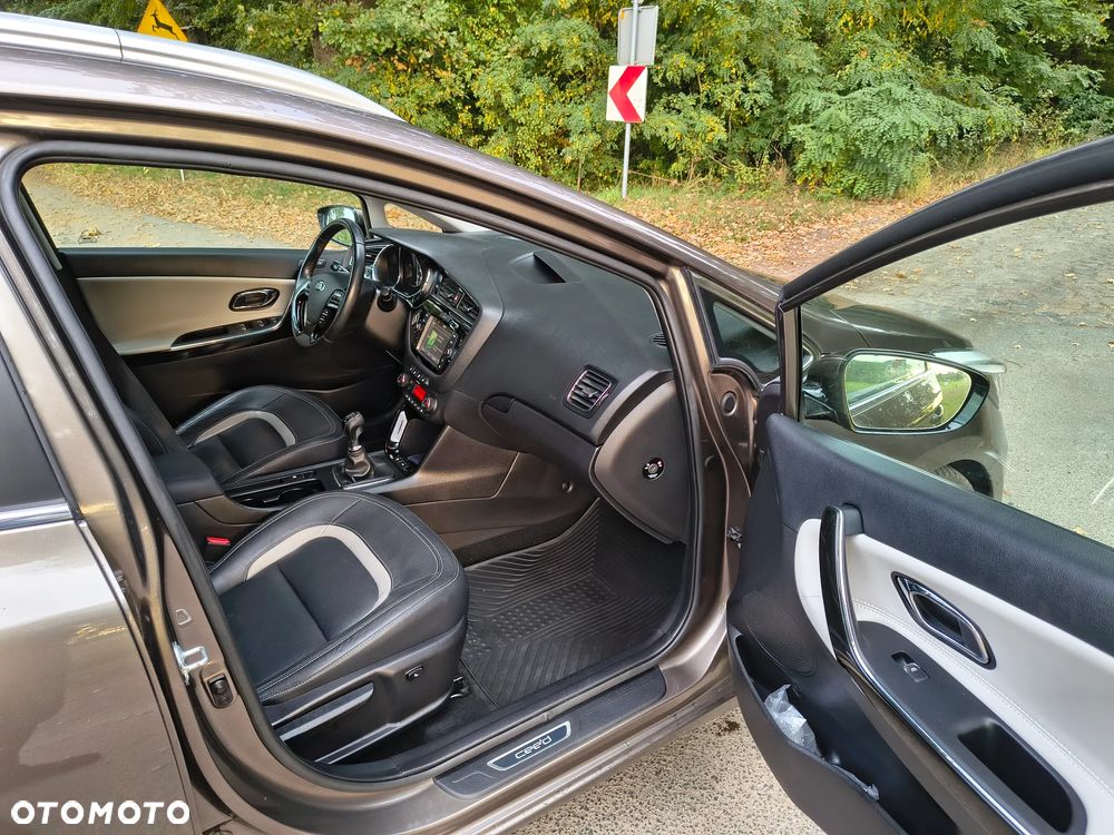 Kia Ceed - 14