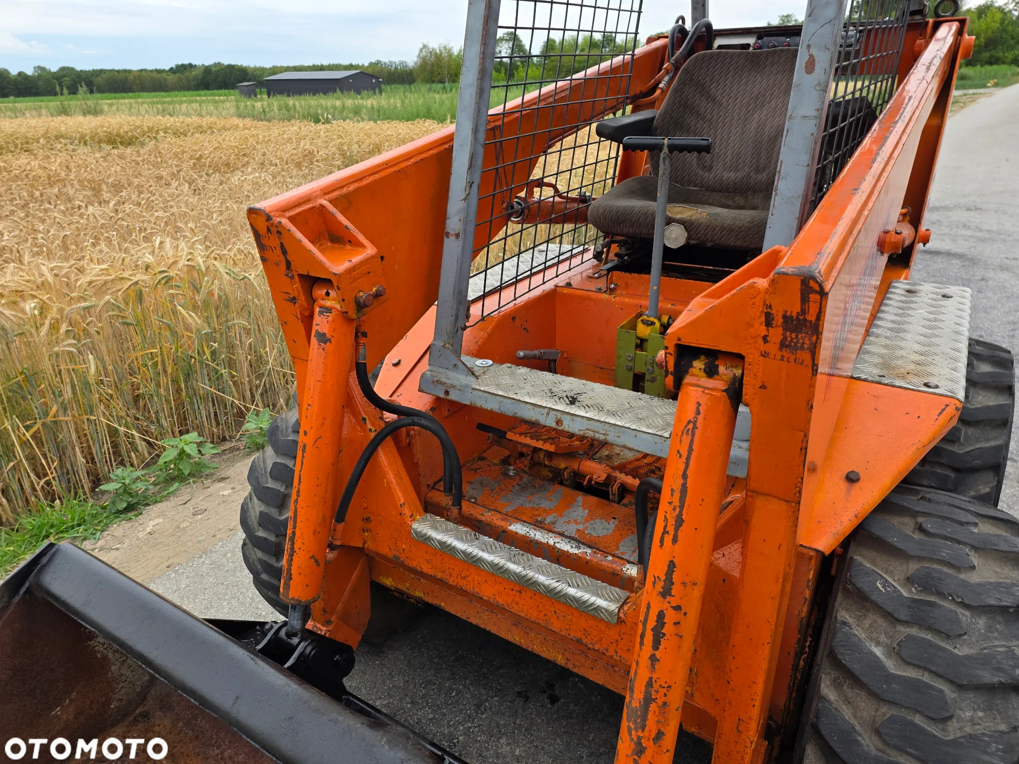 Bobcat Mustang 440 - 7