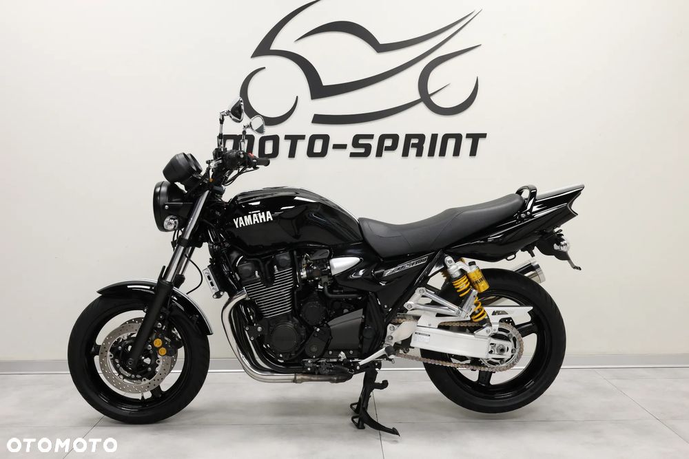 Yamaha XJR - 3