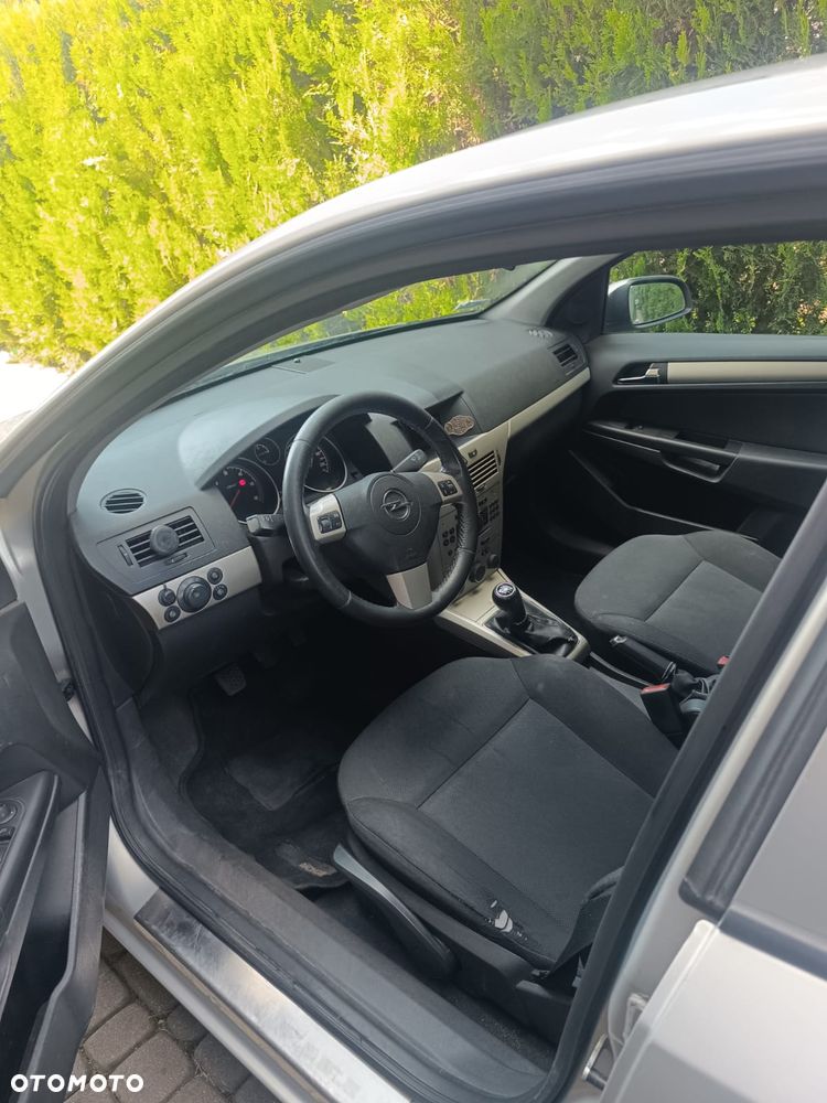 Opel Astra 1.3 CDTI Essentia - 4