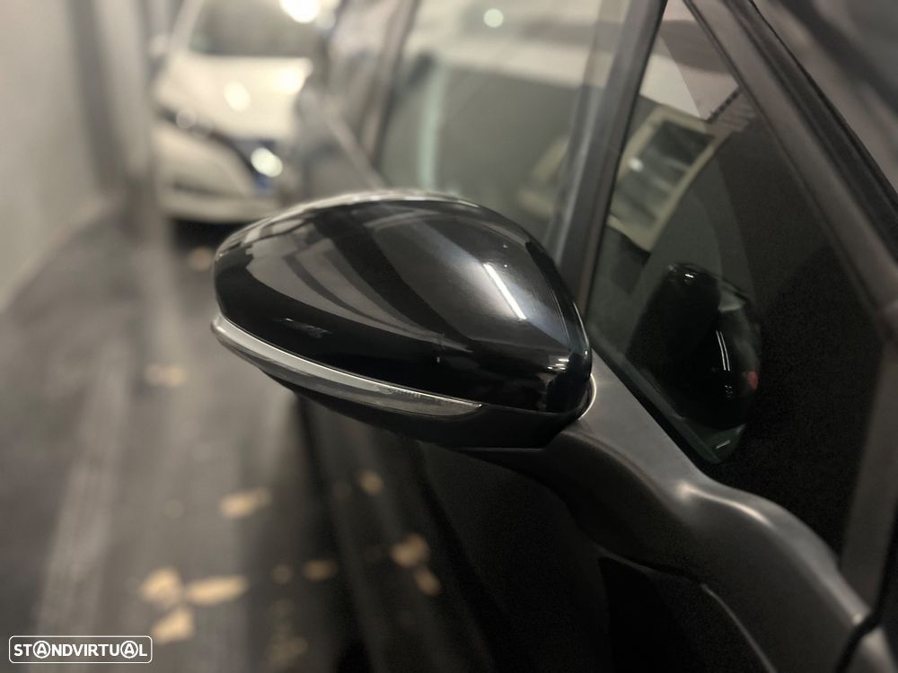 Peugeot 2008 1.2 PureTech Allure - 11