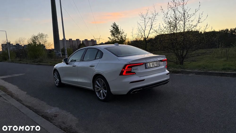 Volvo S60 T5 Momentum Pro - 4