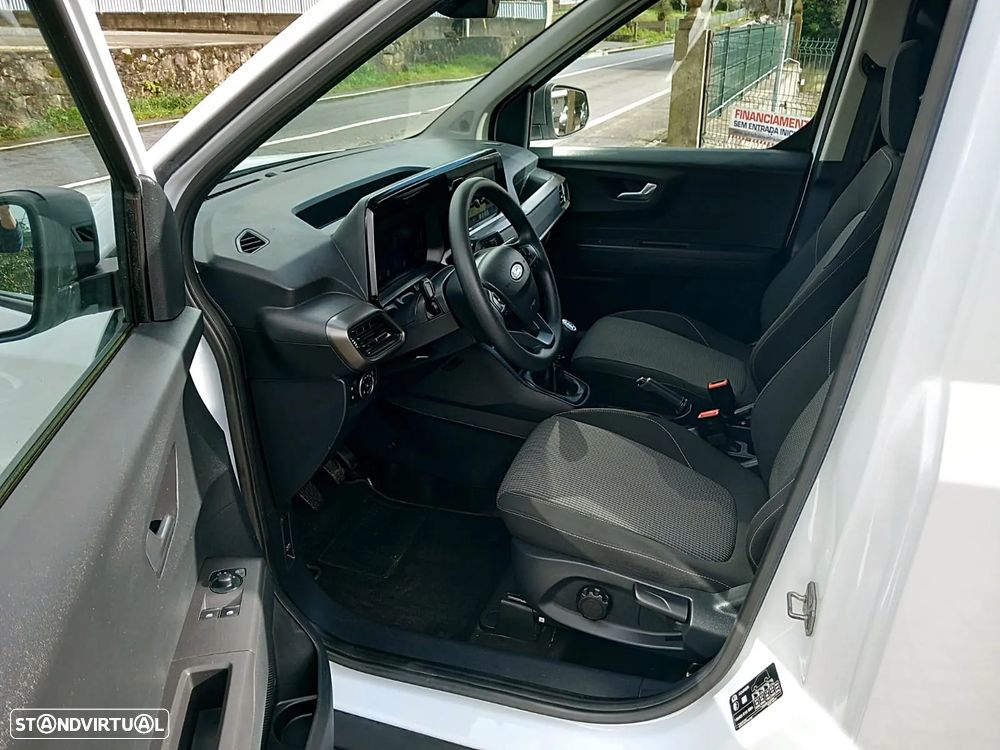 Ford Transit Courier - 14