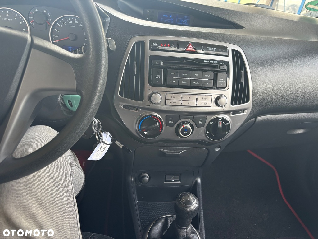 Hyundai i20 1.2 Fifa World Cup Edition - 35
