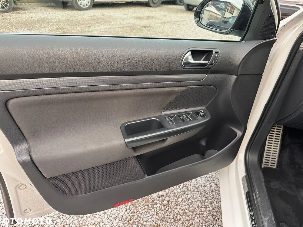 Volkswagen Golf 1.6 TDI BlueMotion Technology Comfortline - 13