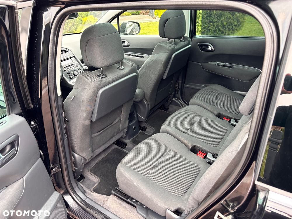 Peugeot 5008 - 29