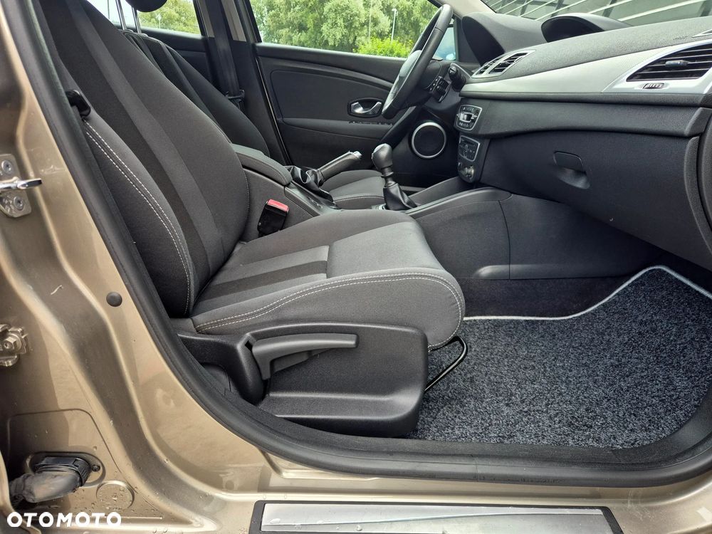 Renault Megane 1.6 16V 110 LIMITED - 28