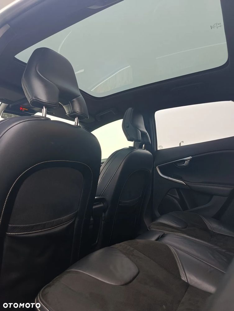 Volvo V40 T3 R Design - 21