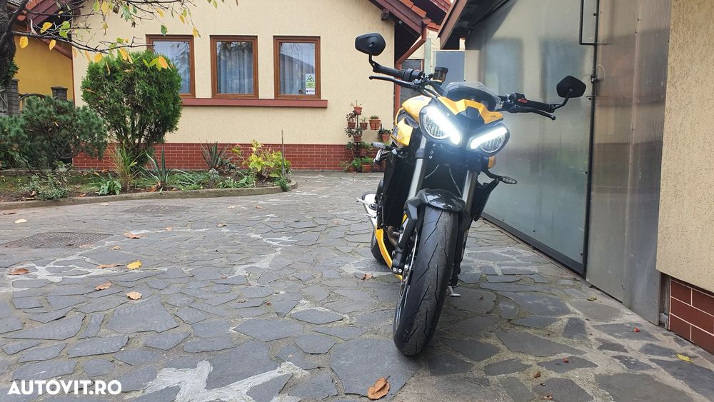 Triumph Street Triple 765RS - 15