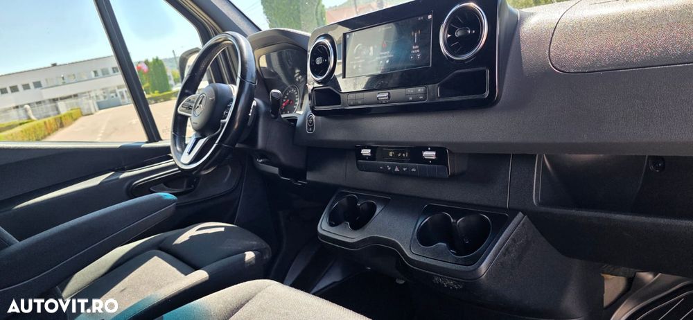 Mercedes-Benz Sprinter - 20