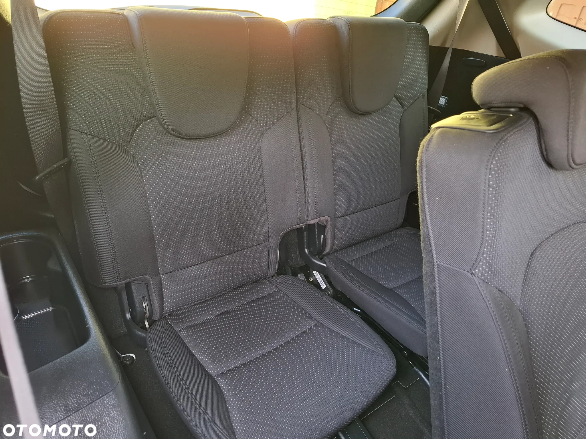 Kia Carens - 18