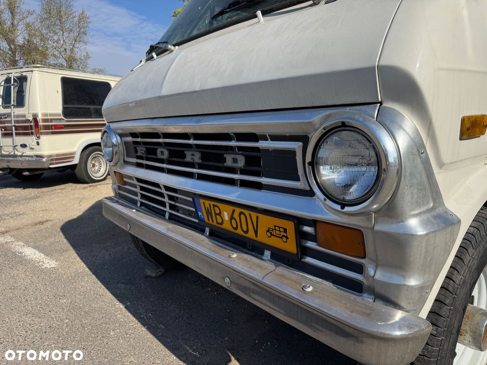Ford Econoline - 3