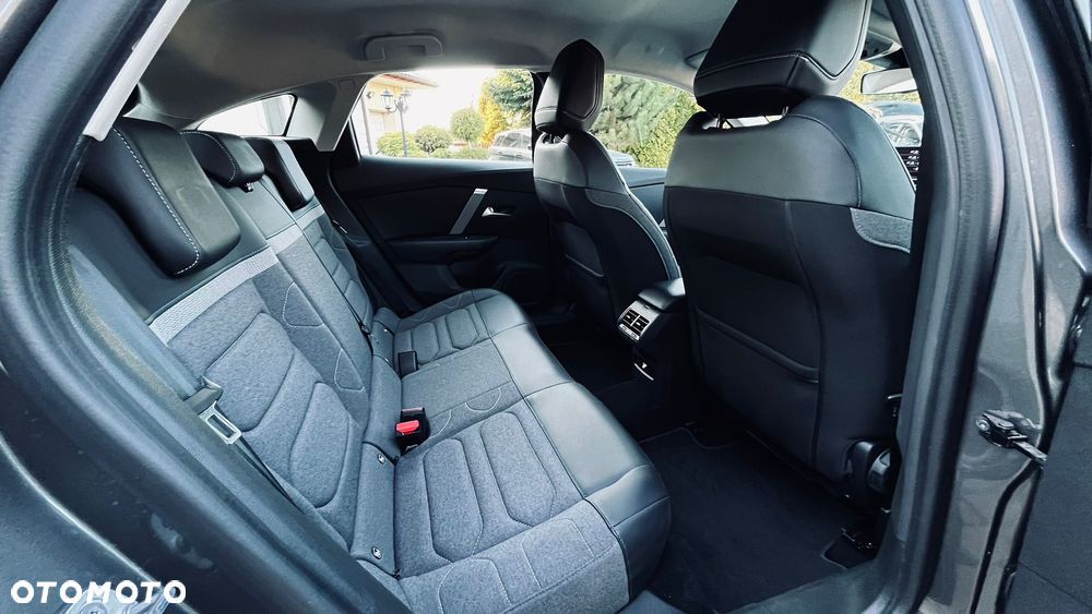 Citroën C4 BlueHDi 130 Stop&Start EAT8 SHINE - 11