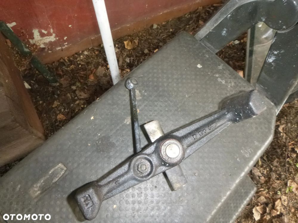 PRZECIWWAGA WYBIERAKA ZMIANY BIEGÓW MERCEDES SPRINTER W903 - 2