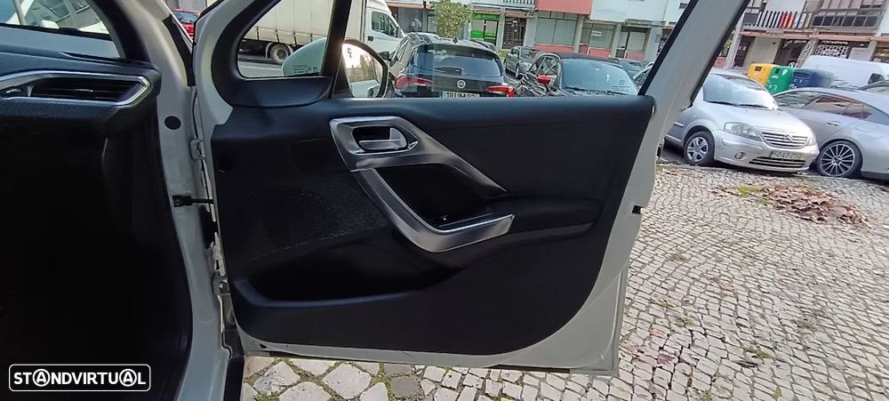 Peugeot 2008 PureTech 110 GPF Stop&Start EAT6 Crossway - 24