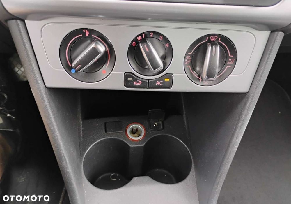 Volkswagen Polo - 16