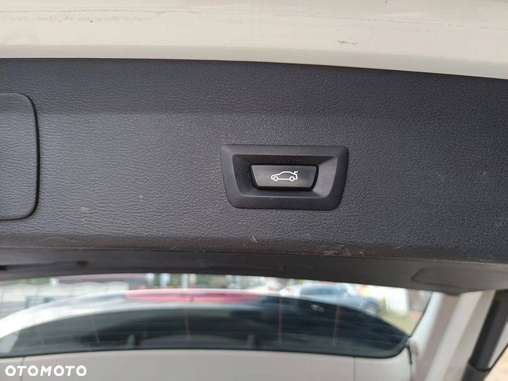 BMW X1 sDrive16d - 13