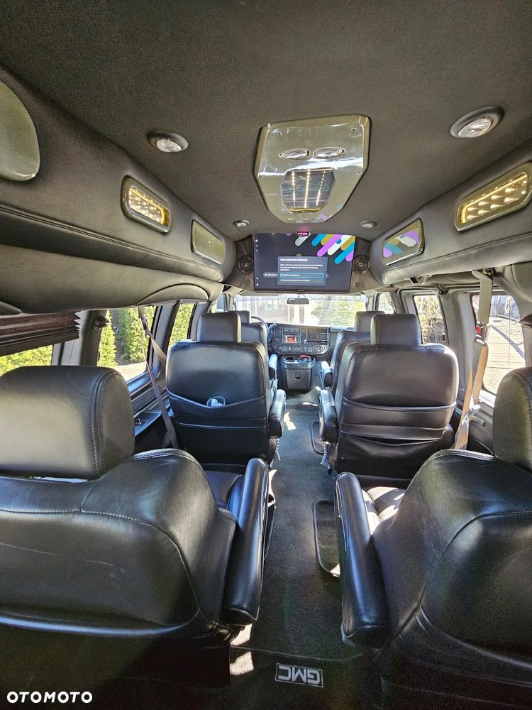 GMC Savana - 10
