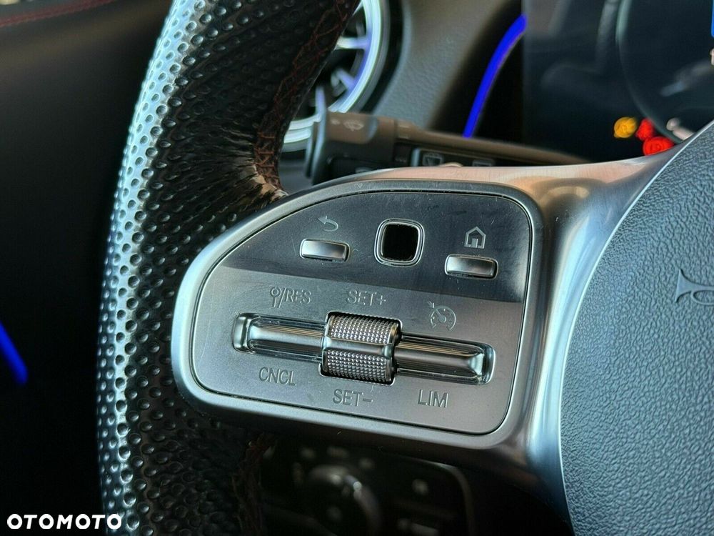 Mercedes-Benz GLB - 16