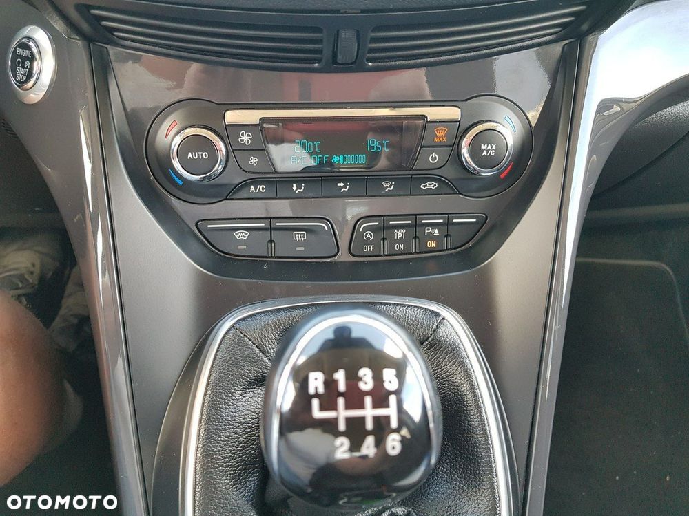Ford Kuga - 10
