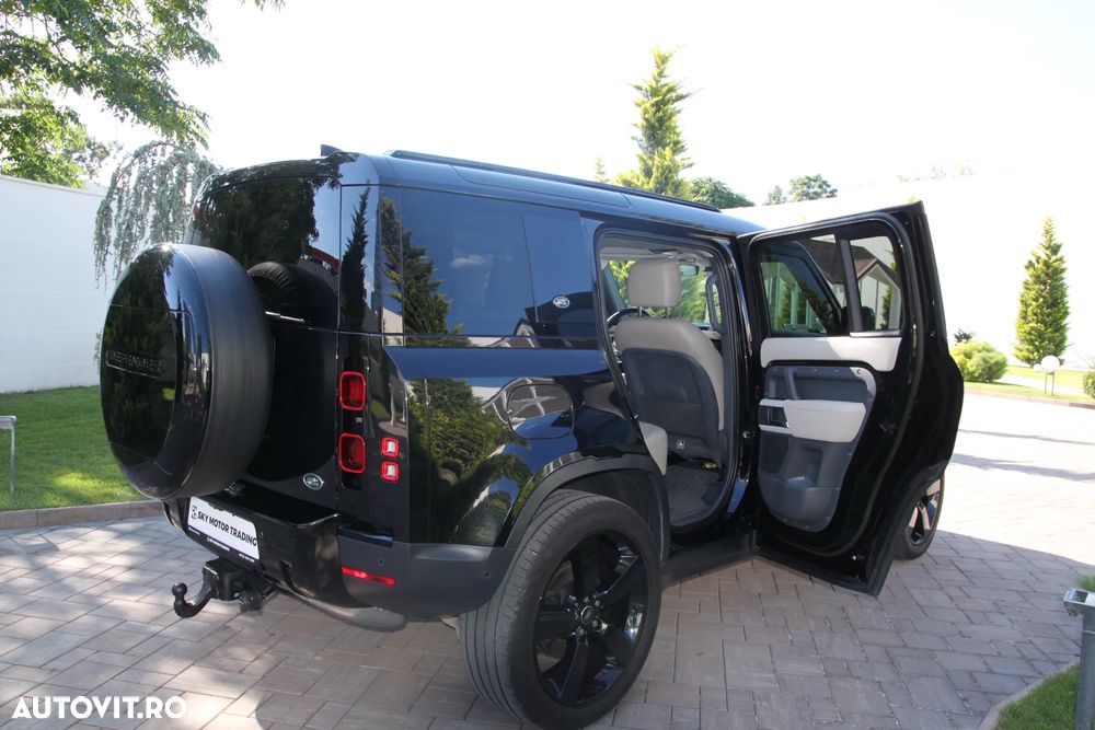 Land Rover Defender 110 3.0D 250 MHEV Hard Top X-Dynamic SE - 35
