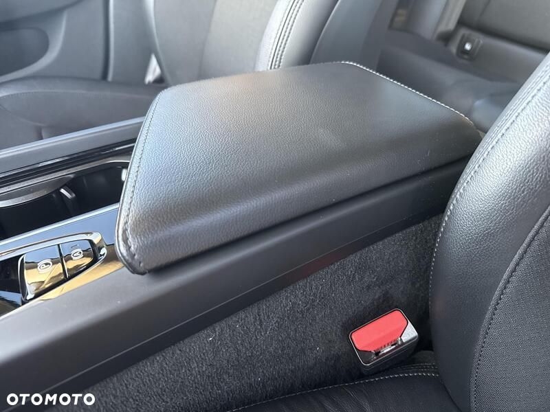 Volvo V60 T4 Momentum Pro - 19