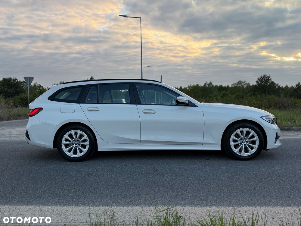 BMW Seria 3 320d MHEV Sport Line - 17