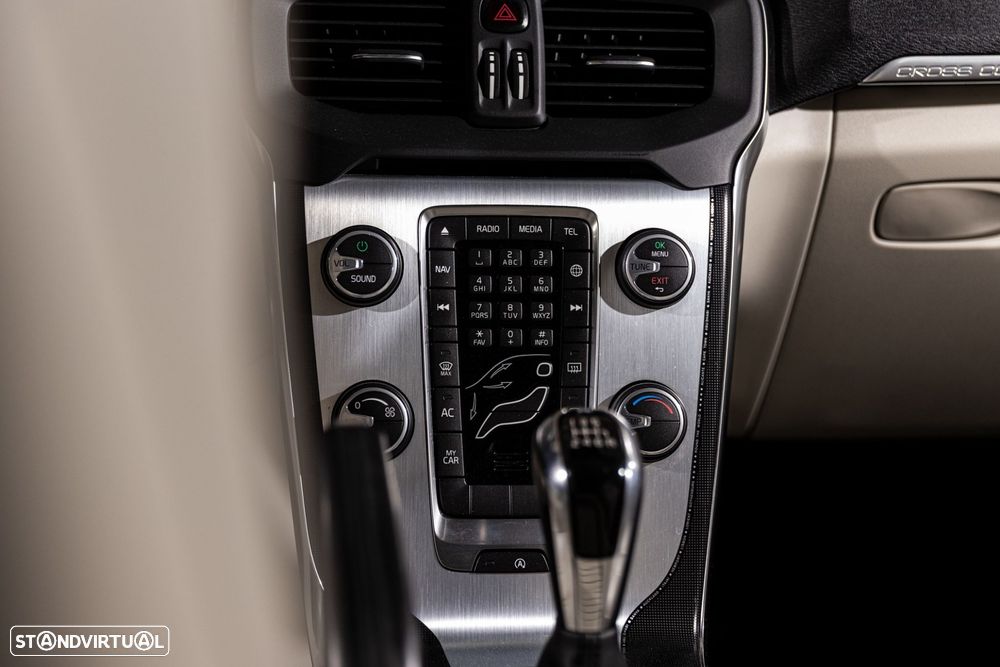 Volvo V40 Cross Country 2.0 D2 - 20