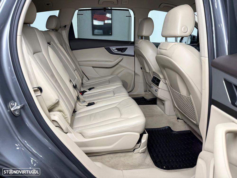Audi Q7 3.0 TDI quattro tiptronic 7L - 25