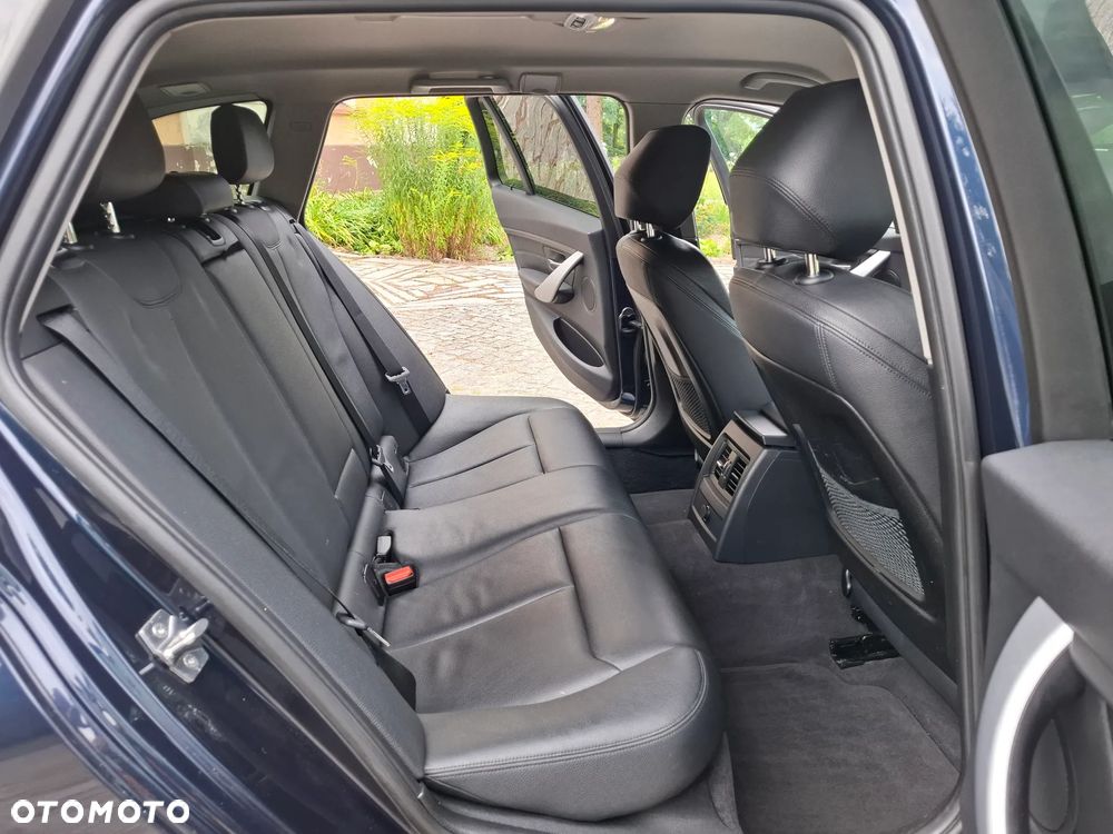 BMW Seria 3 320d xDrive Sport Line - 14