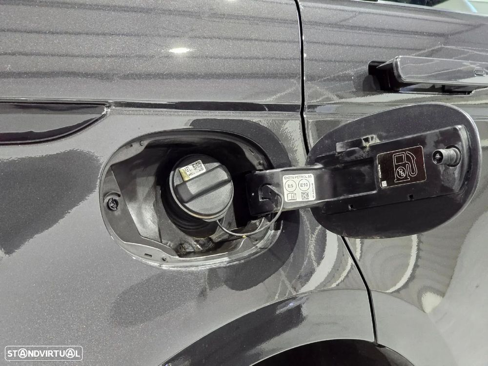 Land Rover Range Rover Evoque 1.5 P300e AWD Auto - 28