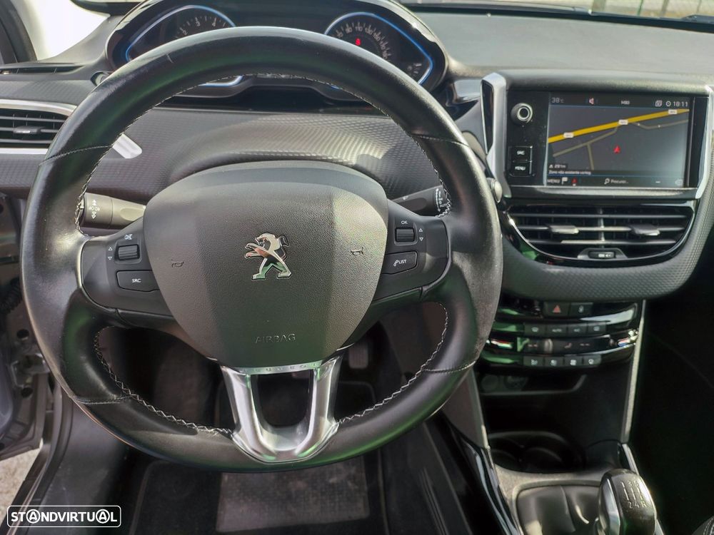 Peugeot 2008 1.2 PureTech Style - 25