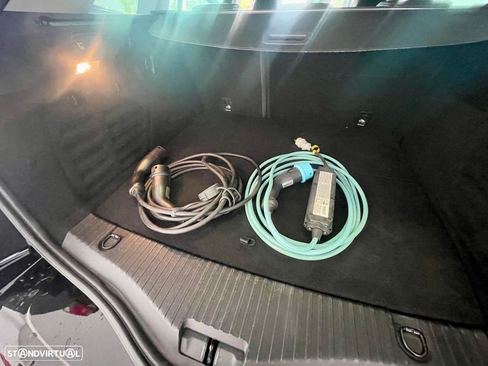 Renault Mégane Sport Tourer E-TECH Plug-in 160 INTENS - 30