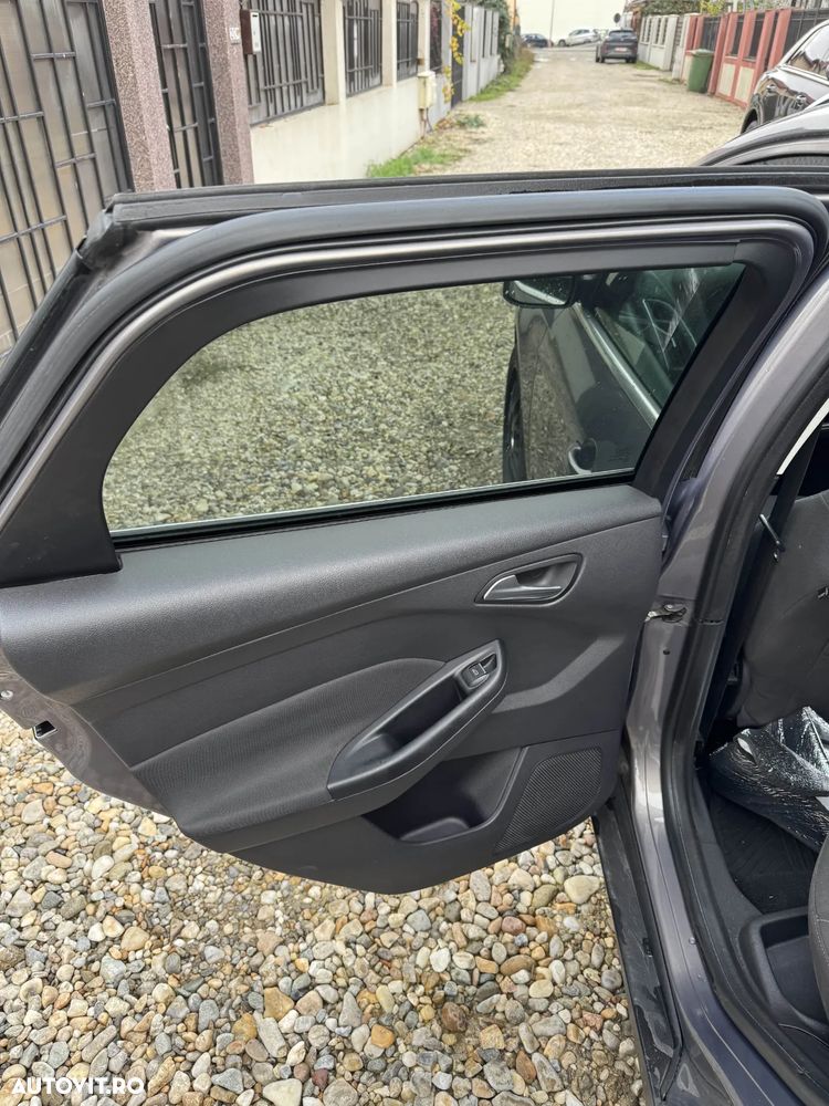 Ford Focus 1.6 TDCI DPF Trend - 8