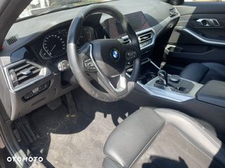 BMW Seria 3 318i - 12
