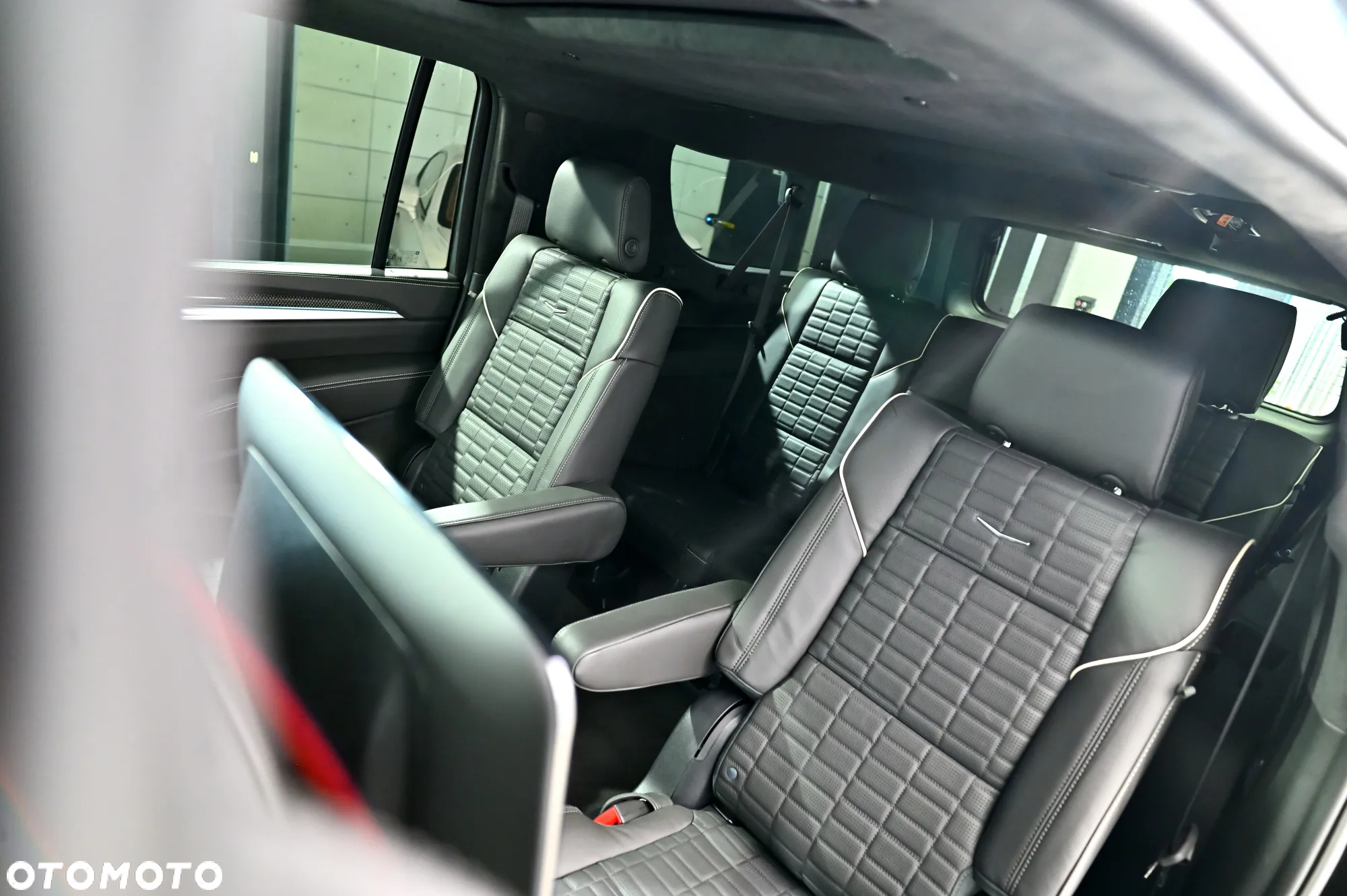 Cadillac Escalade - 20