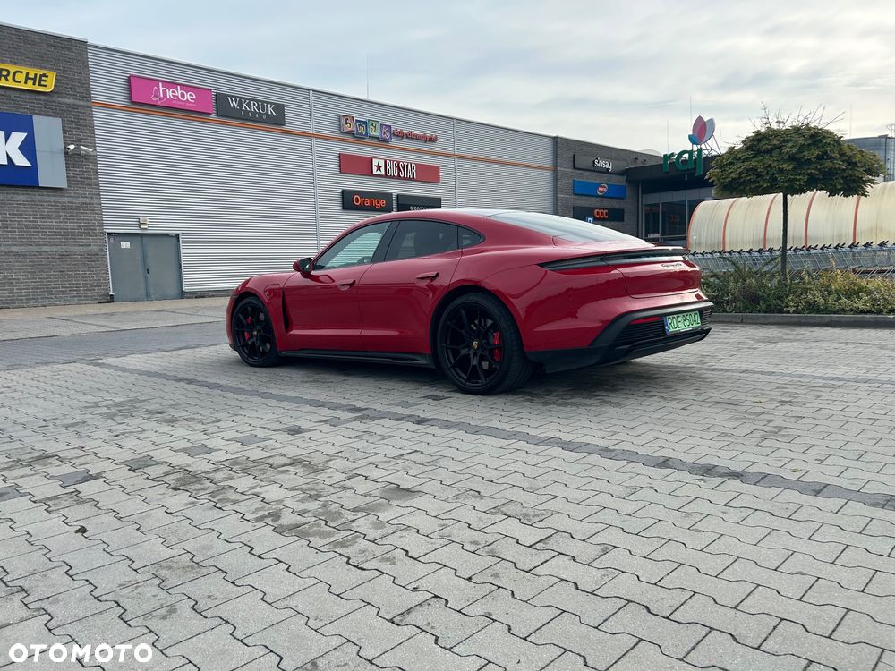 Porsche Taycan - 7