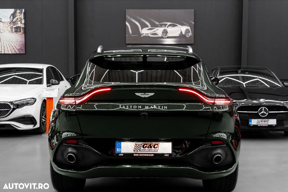 Aston Martin DBX - 26
