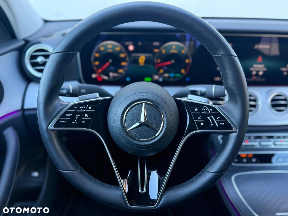 Mercedes-Benz Klasa E 220 d 4-Matic AMG/Avantgarde - 16