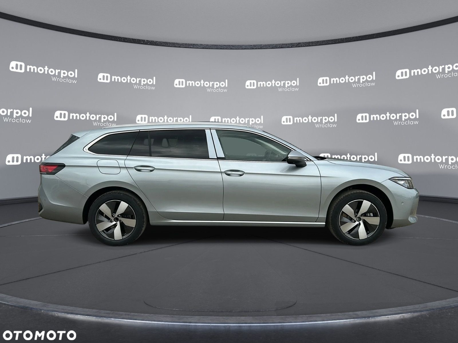 Volkswagen Passat - 11