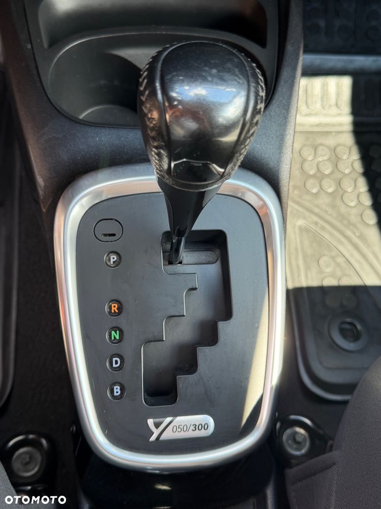 Toyota Yaris 1.5 20th Anniversary CVT - 29