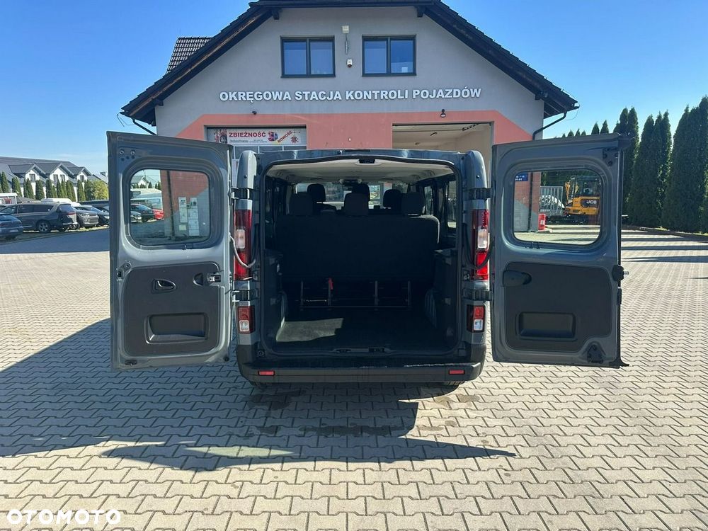 Renault Trafic - 16