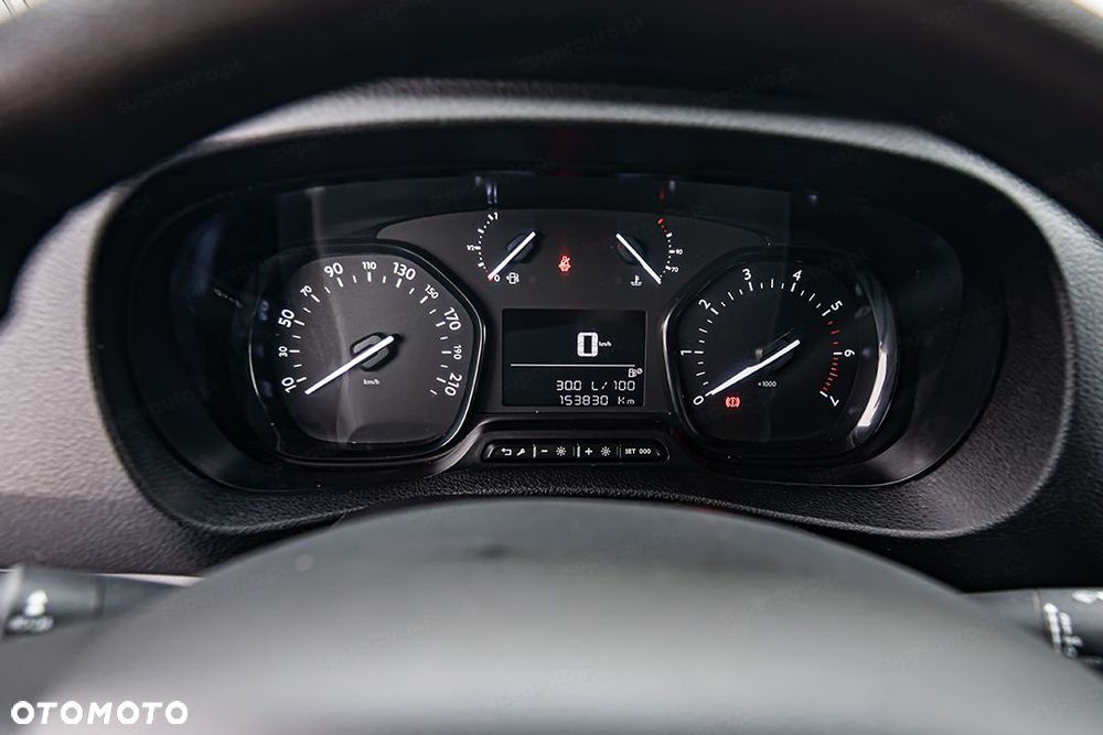 Opel Vivaro L2H1 2.0 144KM - 19