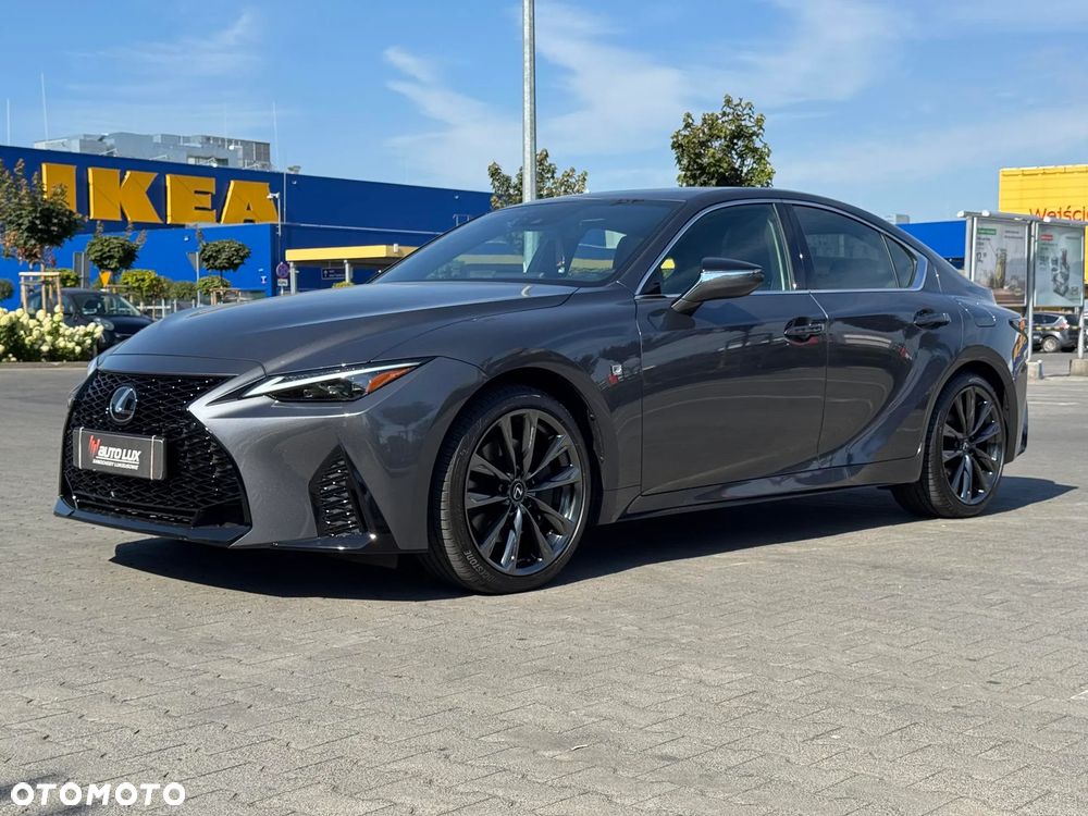 Lexus IS - 30