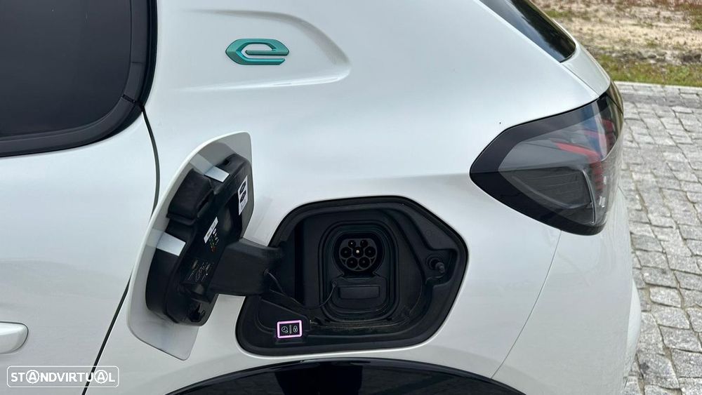 Peugeot e-208 - 9