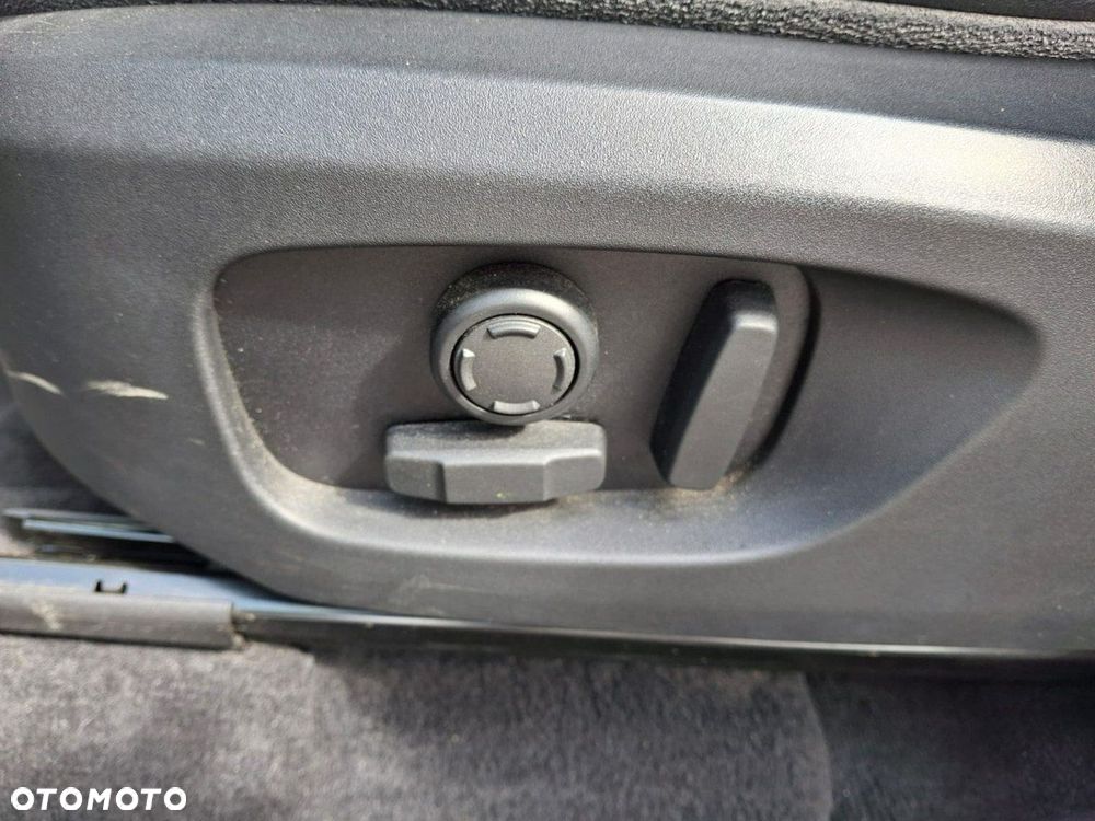 Land Rover Discovery Sport - 28