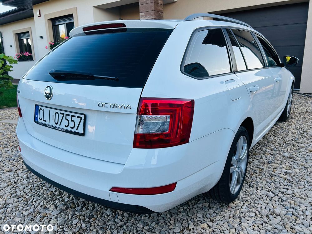 Skoda Octavia 1.6 TDI DPF DSG Elegance - 6