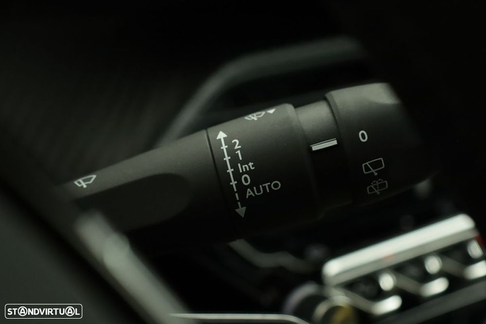 Peugeot 2008 1.2 PureTech Allure - 18