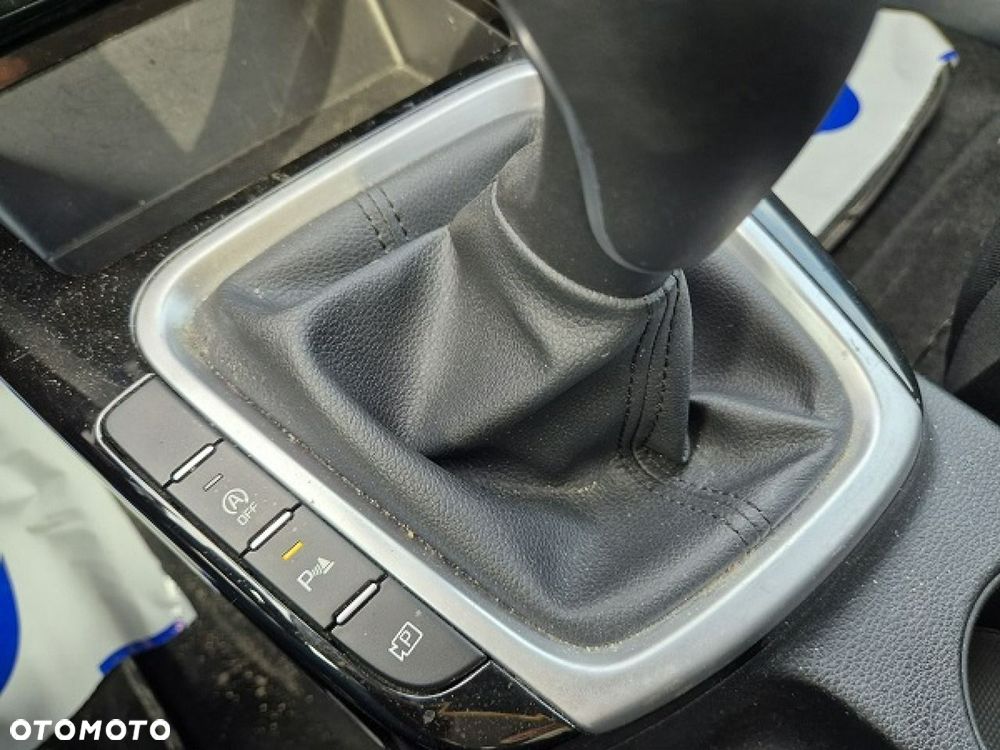 Kia Ceed - 25